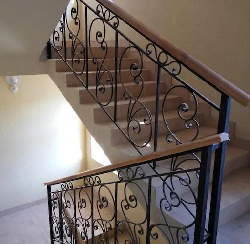 городоцька новобудова: Modern With Private Parking Apartment Lviv