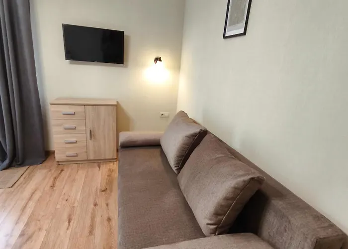 городоцька новобудова: Modern With Private Parking * Lviv